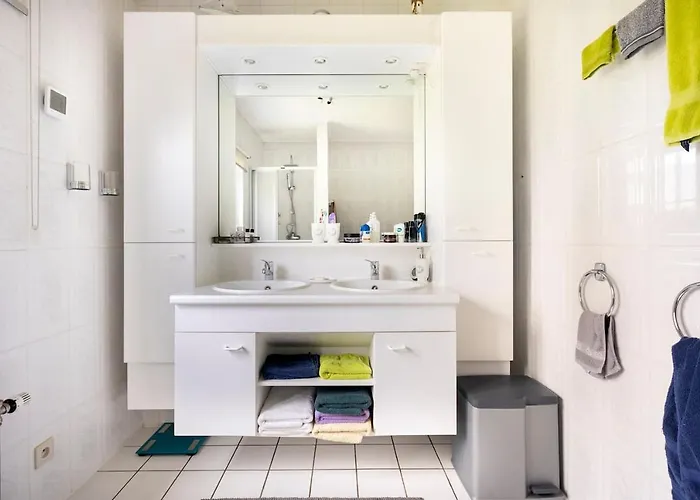 La Orchidees, Breakfast Included